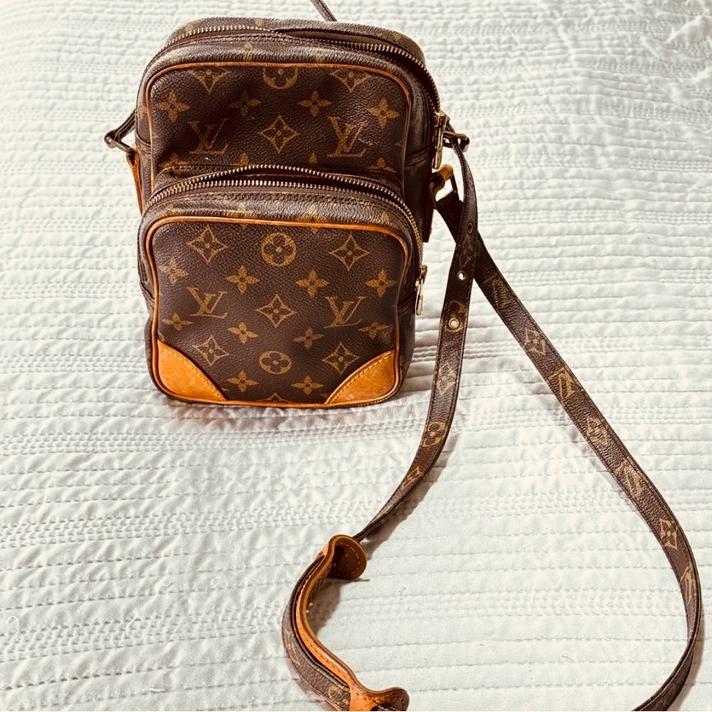 🌷🌷SALE🌷🌷Authentic Louis Vuitton Amazon Monogram Crossbody Bag